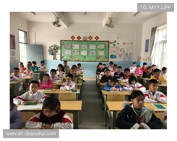 林尘从青涩少年到足球巨星的成长历程与辉煌成就分析